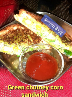 ग्रीन चटनी कॉर्न सैंडविच (green chutney corn sandwich recipe in Hindi) रेसिपी मुख्य फोटो