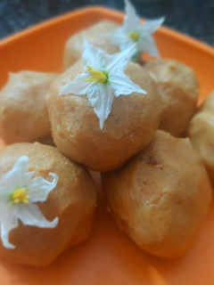 கடலைமாவு லட்டு (Kadalaimaavu laddo recipe in tamil) செய்முறை முக்கிய புகைப்படம்