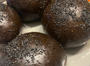 Foto principal de Pan Brioche Negro para Hamburguesa …(Thermomix)