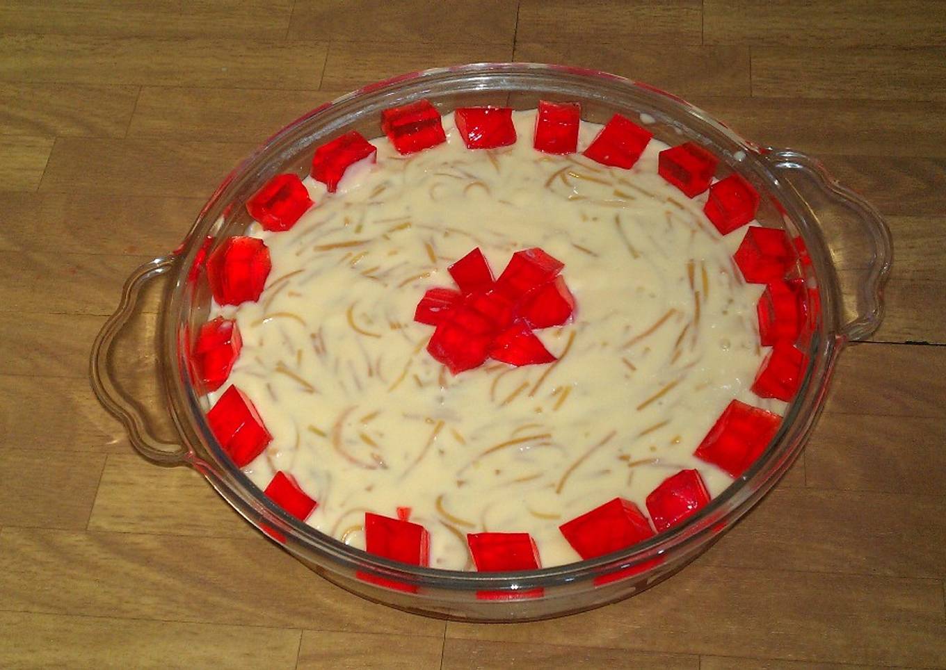 Creamy vermicelli custard