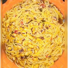 A picture of Spaghetti wit beans.
