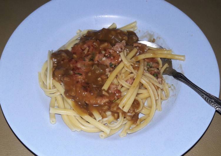 Pasta long macaroni saus blackpepper