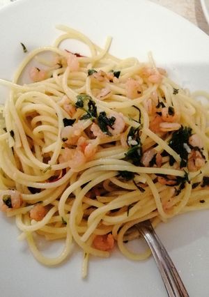 Citromos csípős fokhagymás koktélrákos spagetti recept fotója