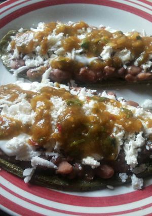 Una foto de Huaraches con nopal