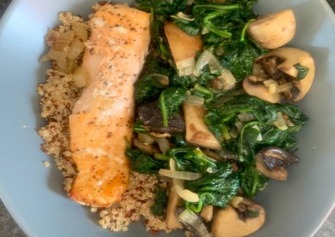 Baked Salmon with spinach and mushroom