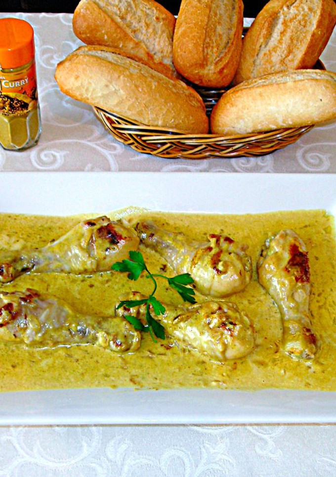 Una foto de Jamoncitos de pollo bañados en salsa curry