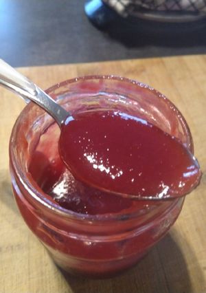 Une photo de Confiture pêche framboise