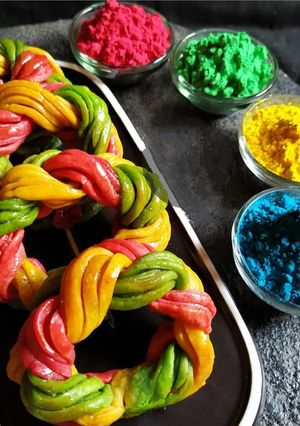 A picture of Tricolour Rangili Gujiya.