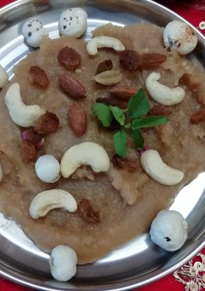 आटे का हलवा (Aate ka halwa recipe in Hindi) रेसिपी मुख्य फोटो