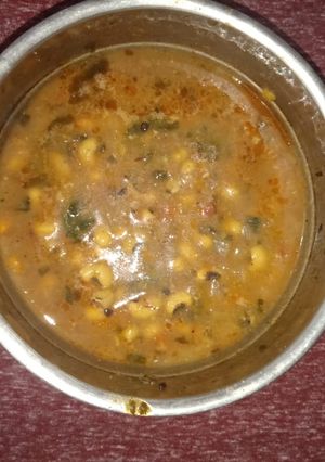 A picture of White lobiya daal.