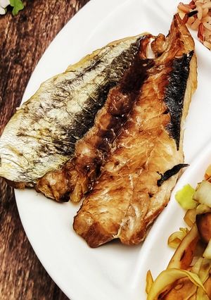 Une photo de ⭐⭐Aji no shio-yaki (chinchard en croûte de sel)