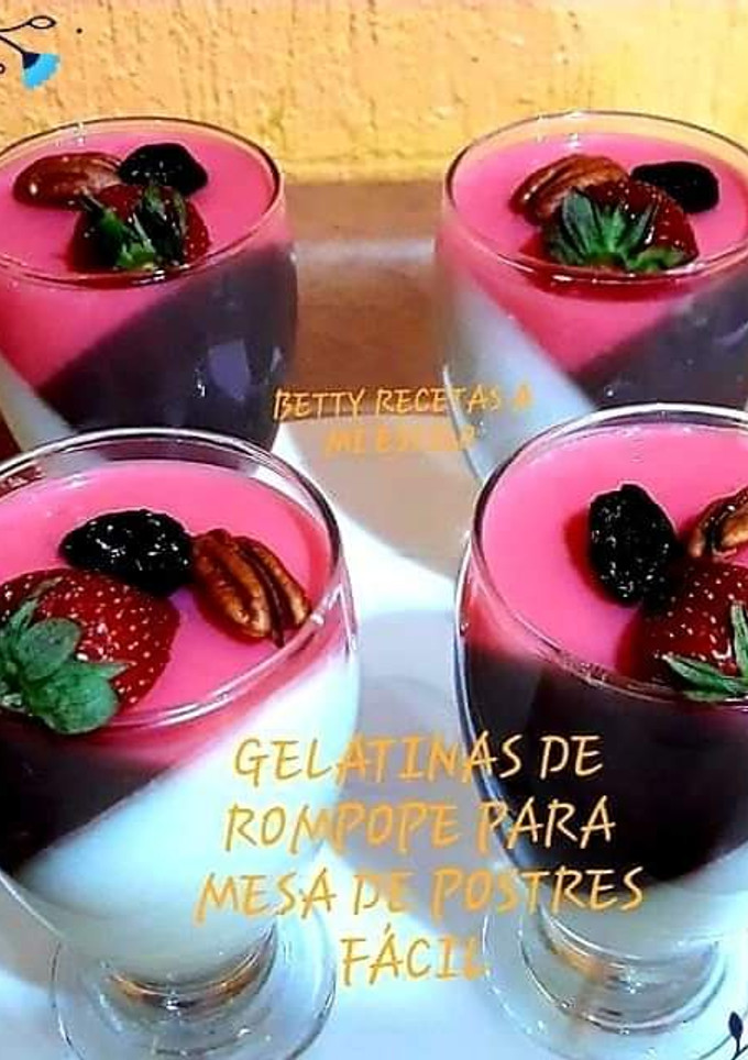 Una foto de Gelatina de rompope para mesa de postres fácil