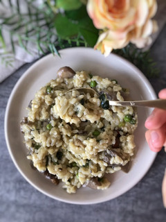 Una foto de Risotto de calabacín y boletus
