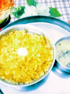 સાદી ખીચડી (Sadi Khichdi Recipe In Gujarati) રેસીપી મુખ્ય ફોટો