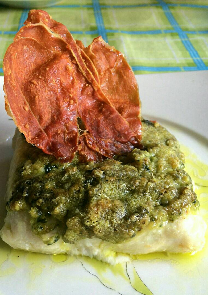 Una foto de Merluza gratinada con pesto