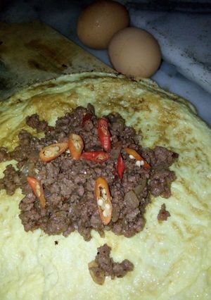 Foto resep Telur Dadar toping Daging Cincang ala DEBM