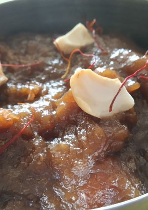 A picture of Asoka Halwa / Moong Dal halwa.
