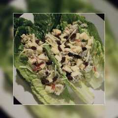 Una foto de Wrap de ensalada de pollo