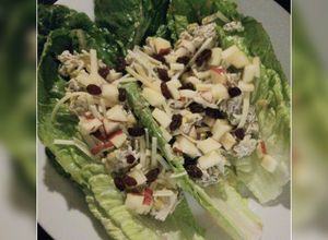 Una foto de Wrap de ensalada de pollo