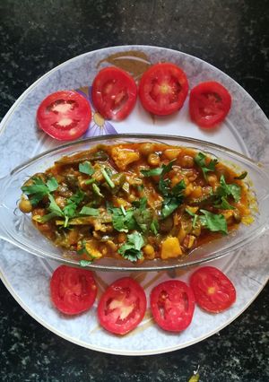 મિક્સ વેજીટેબલ શાક (Mix Vegetable Shak Recipe In Gujarati) રેસીપી મુખ્ય ફોટો