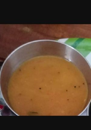 A picture of Dal fry.