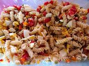 Una foto de ensalada de pasta