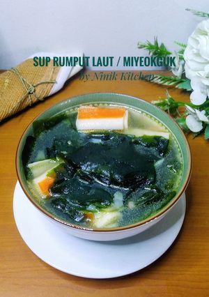 Foto resep Sup Rumput Laut / Miyeokguk