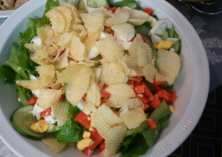 Cara Mudah Menyiapkan Salad atau acar timun plus potato chip by mommy kit2qachen Bikin Manjain Lidah