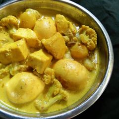 A picture of Shahi Paneer Dakbanglow.