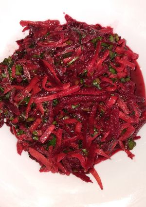 Una foto de Ensalada de beterraga y zanahoria
