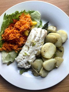 A picture of Baked Cod with Asparagus and Potatoes.