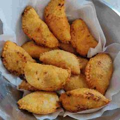 A picture of Diwali special gujiya.