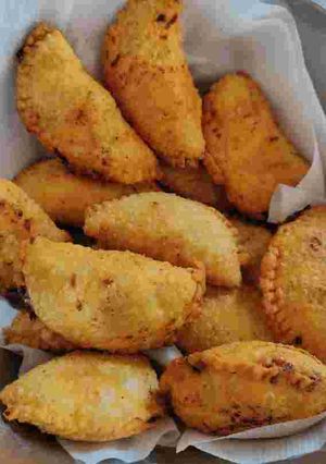 A picture of Diwali special gujiya.