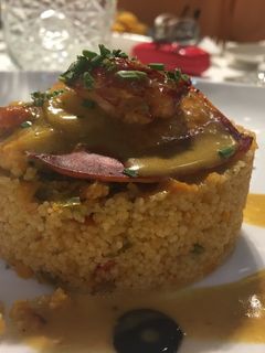Una foto de Cuscus con bogavante 🦂