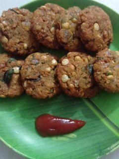 डाळ वडा (daal vada recipe in marathi) रेसिपी चे मुख्य फोटो