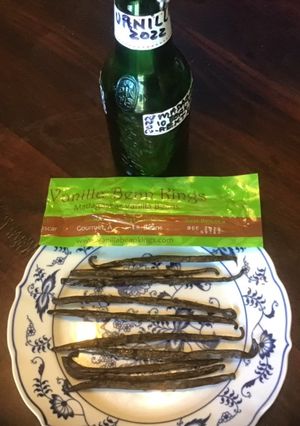 A picture of California Farm Pure Vanilla Extract.