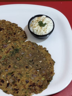 રાગી થેપલા (Ragi Thepla Recipe in Gujarati) રેસીપી મુખ્ય ફોટો