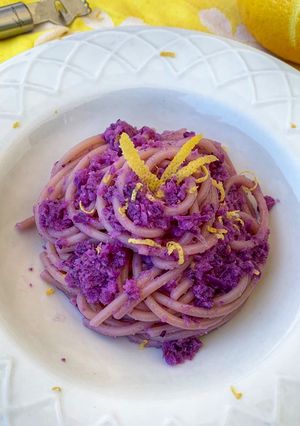 A picture of Spaghetti with Red Cabbage and Lemon.