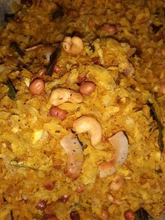पातळ पोह्यांचा चिवडा (patal pohe chivda recipe in marathi) रेसिपी चे मुख्य फोटो