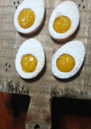 Foto di Finte uova con crema al limone.