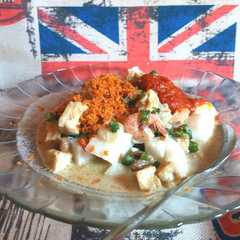 รูปของ Lontong kuah taucho udang dan sambal bajak