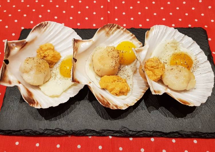 Ricetta Capesante Con Uova Di Quaglia Di Rosso Rubinian Cookpad