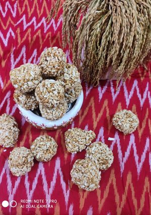 চিড়ের মোয়া (chirer moa recipe in Bengali) রেসিপির প্রধান ছবি