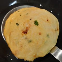 A picture of Dhaniya Bhature.