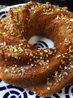 Una foto de Bundt cake de almendras y naranja