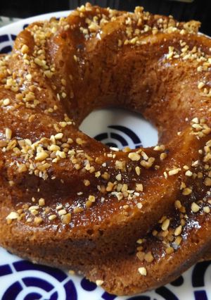 Una foto de Bundt cake de almendras y naranja