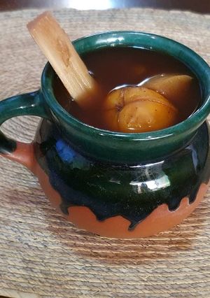 Una foto de Ponche de frutas Navideño