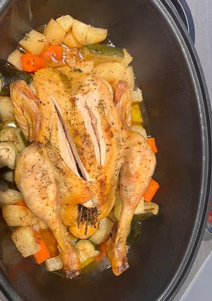 Une photo de Poulet et ses légumes en cocotte