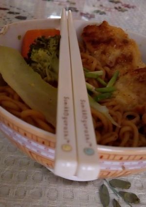 Una foto de Ramen 🍜con pollo