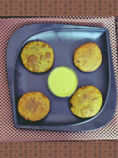 पालक मटर कचौड़ी(Palak matar kachori recipe in Hindi) रेसिपी मुख्य फोटो